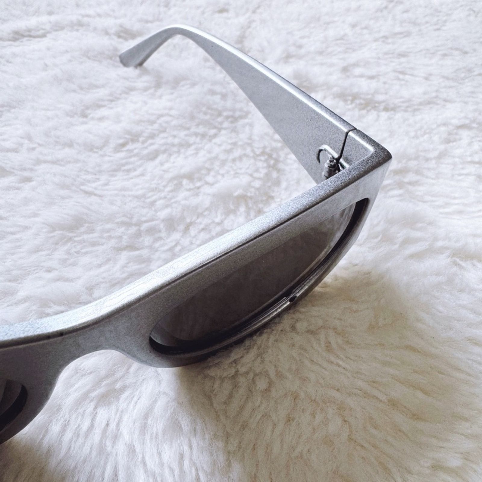 Other Faye Mirrored Silver Cat-Eye Sunglasses Size ONE SIZE - 8 Thumbnail