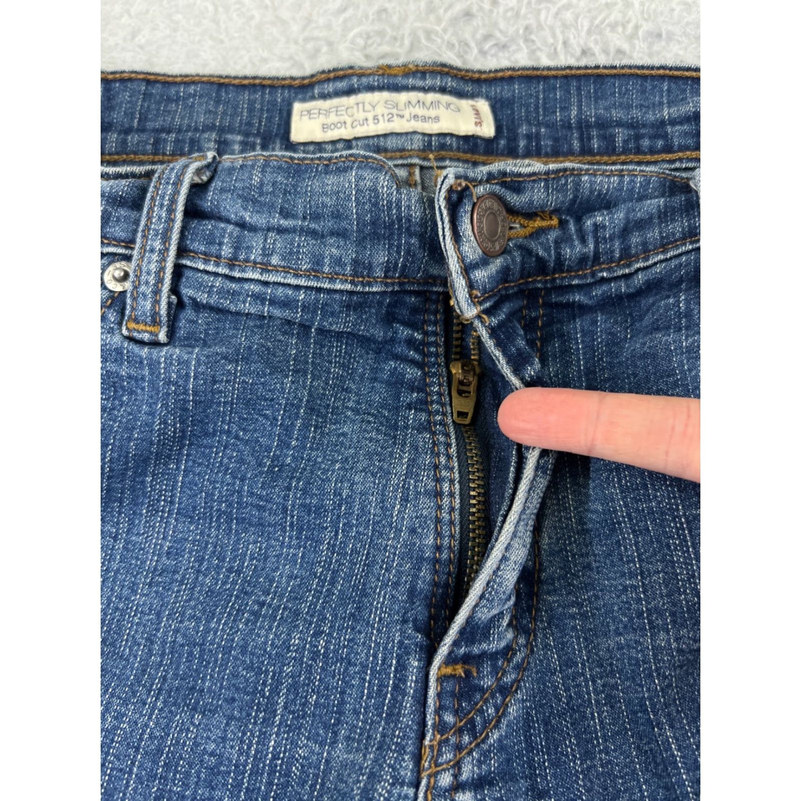 Levi's VINTAGE Levi's Jeans Women 8 Blue Denim 512 Bootcut Mid Wash Regular Fit 27 Inseam Size 30" / US 8 / IT 44 - 5 Thumbnail