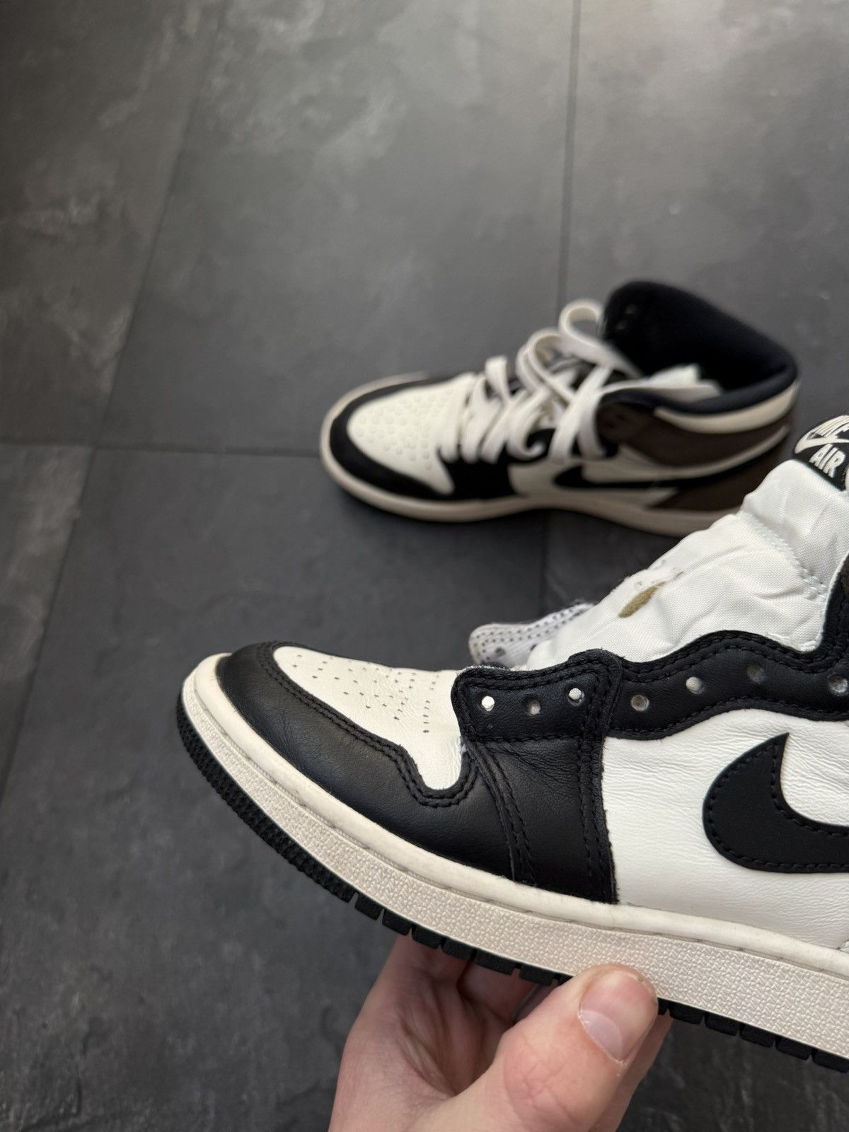 Jordan Brand × Nike × Vintage Nike Air Jordan 1 Retro High Dark Mocha Black Size US 4 / IT 34 - 9 Thumbnail