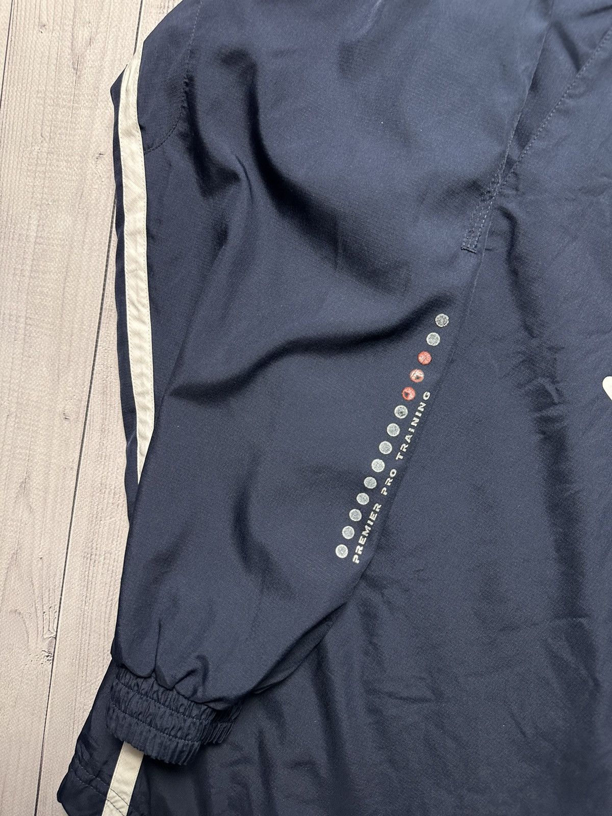 Umbro × Vintage Vintage Umbro England soccer jacket size S logo Size US S / EU 44-46 / 1 - 9 Thumbnail