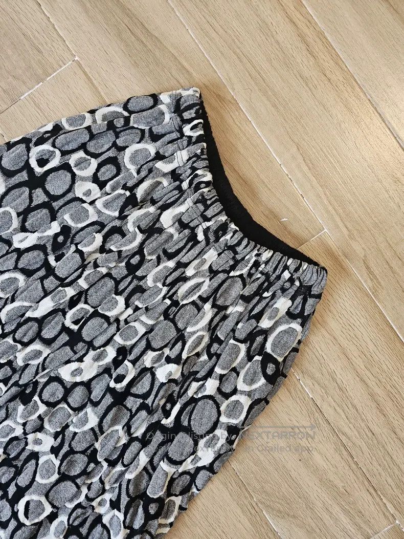 Yohji Yamamoto Yohji Yamamoto size 2 Wool blend black and grey polka dot p Size 24" / US 00 / IT 34 - 6 Thumbnail