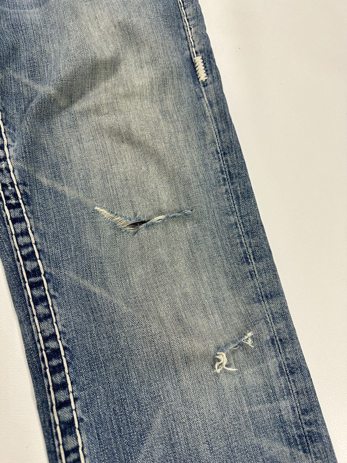True Religion True Religion Bobby Super T Distressed Denim Size US 31 - 4 Thumbnail