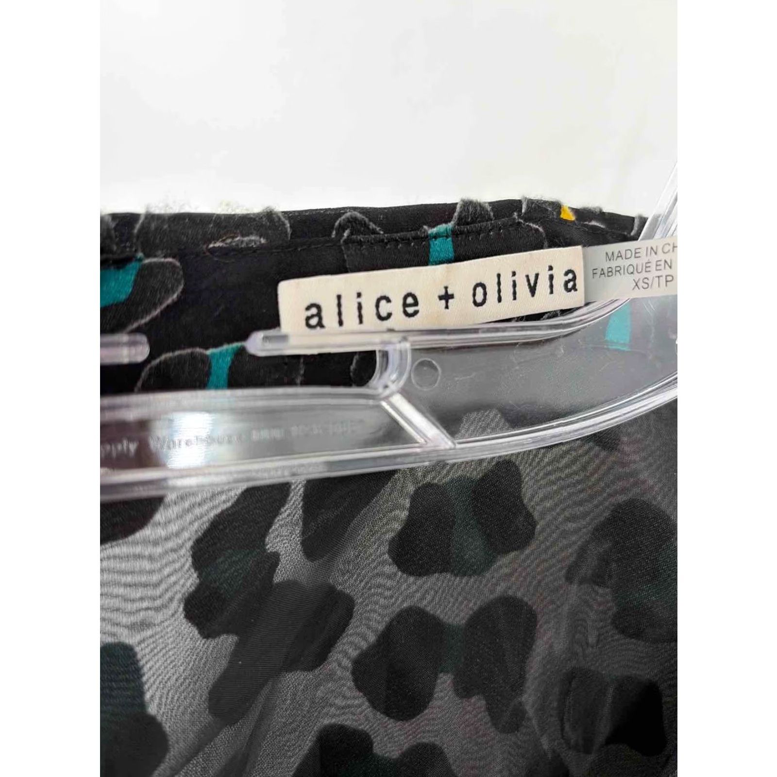 Alice + Olivia Pre-Owned Alice + Olivia Black Size XS Button Down Size XS / US 0-2 / IT 36-38 - 3 Thumbnail