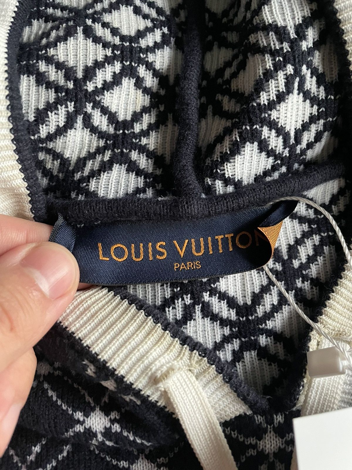 Louis Vuitton Louis Vuitton 3D Flower Jacquard Hoodie Size US L / EU 52-54 / 3 - 8 Thumbnail