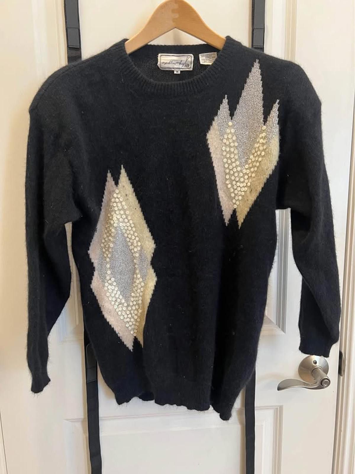 Designer Vintage Needleworks Black Angora Sweater– Hong Kong(M) Size M / US 6-8 / IT 42-44 - 1 Thumbnail