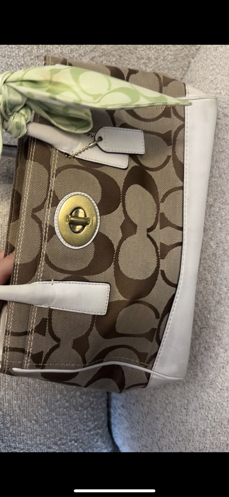 Coach 2011 coach bag with a cute bow tie 🎀 Size ONE SIZE - 7 Thumbnail