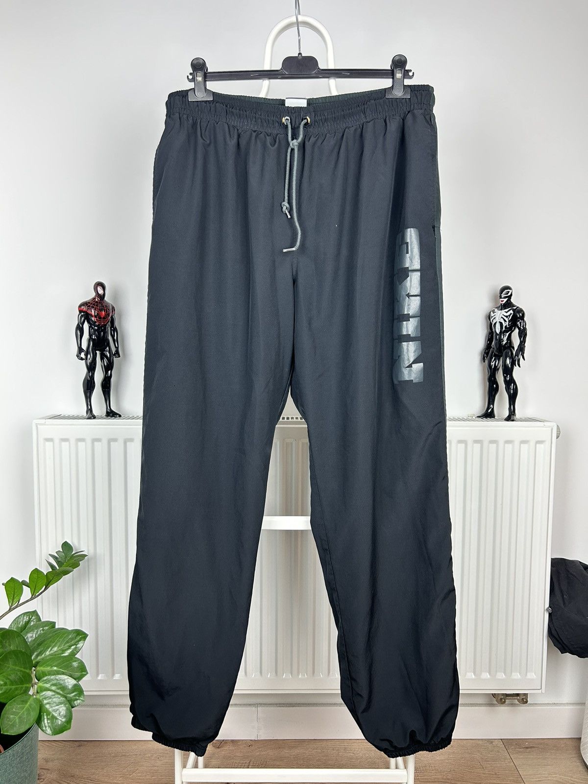 Nike × Vintage Nike Nylon Baggy Swoosh Logo Overisize y2k Pants Joggers Size US 38 / EU 54 - 1 Thumbnail