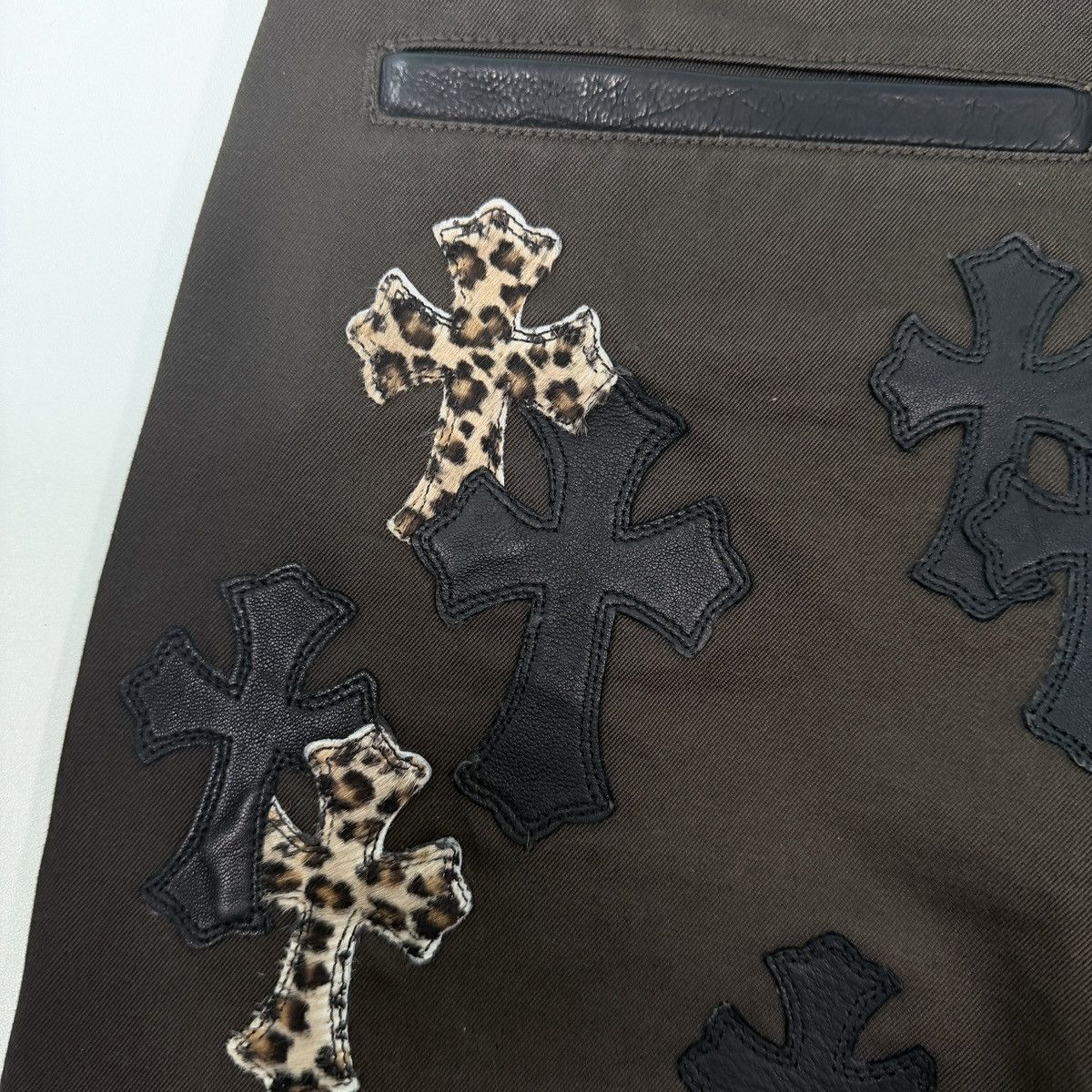 Chrome Hearts Chrome Hearts Brown black/cheetah patch Flooded Chino Size US 34 / EU 50 - 16 Thumbnail