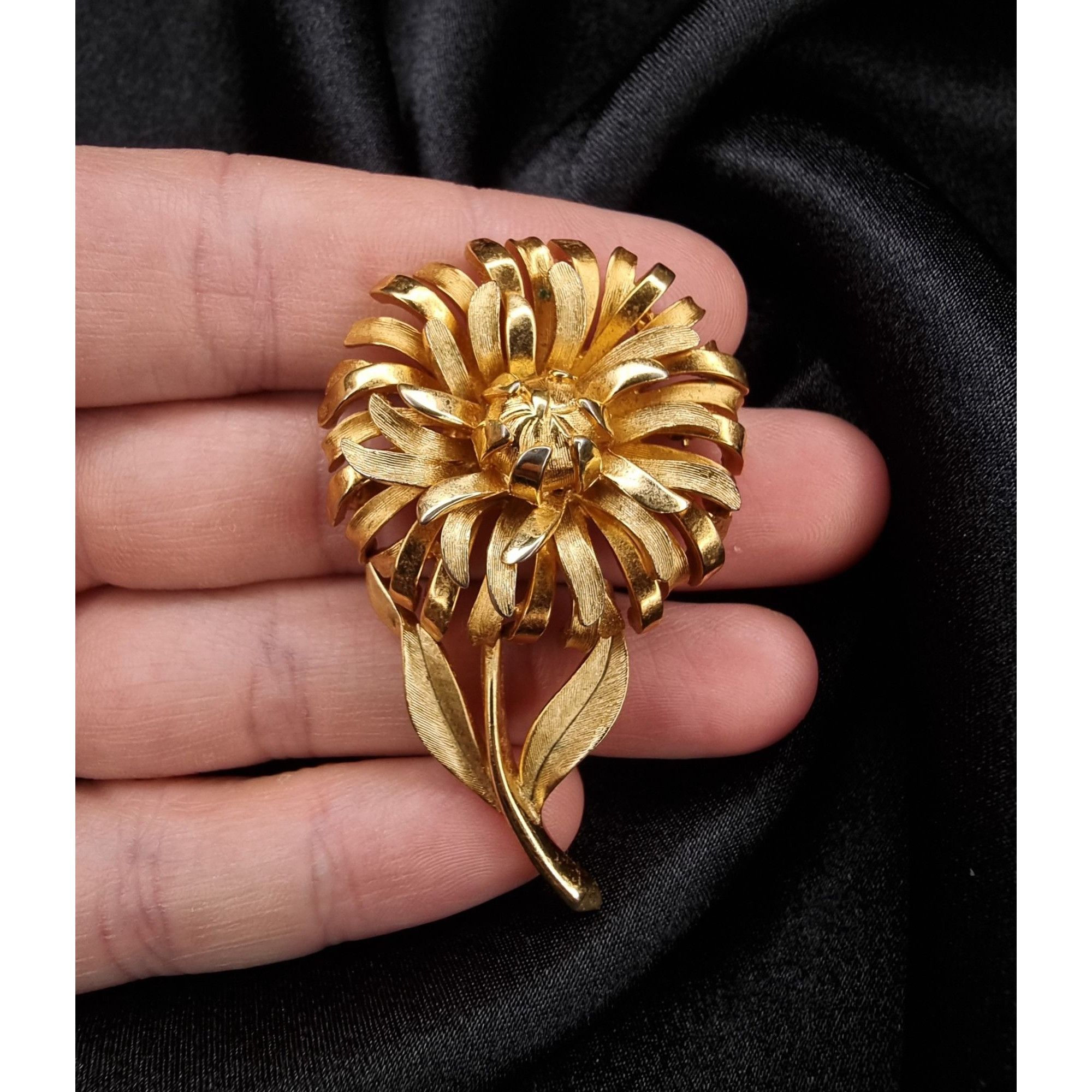 Vintage 1960s TRIFARI Signed Chrysanthemum Gold-Tone Flower