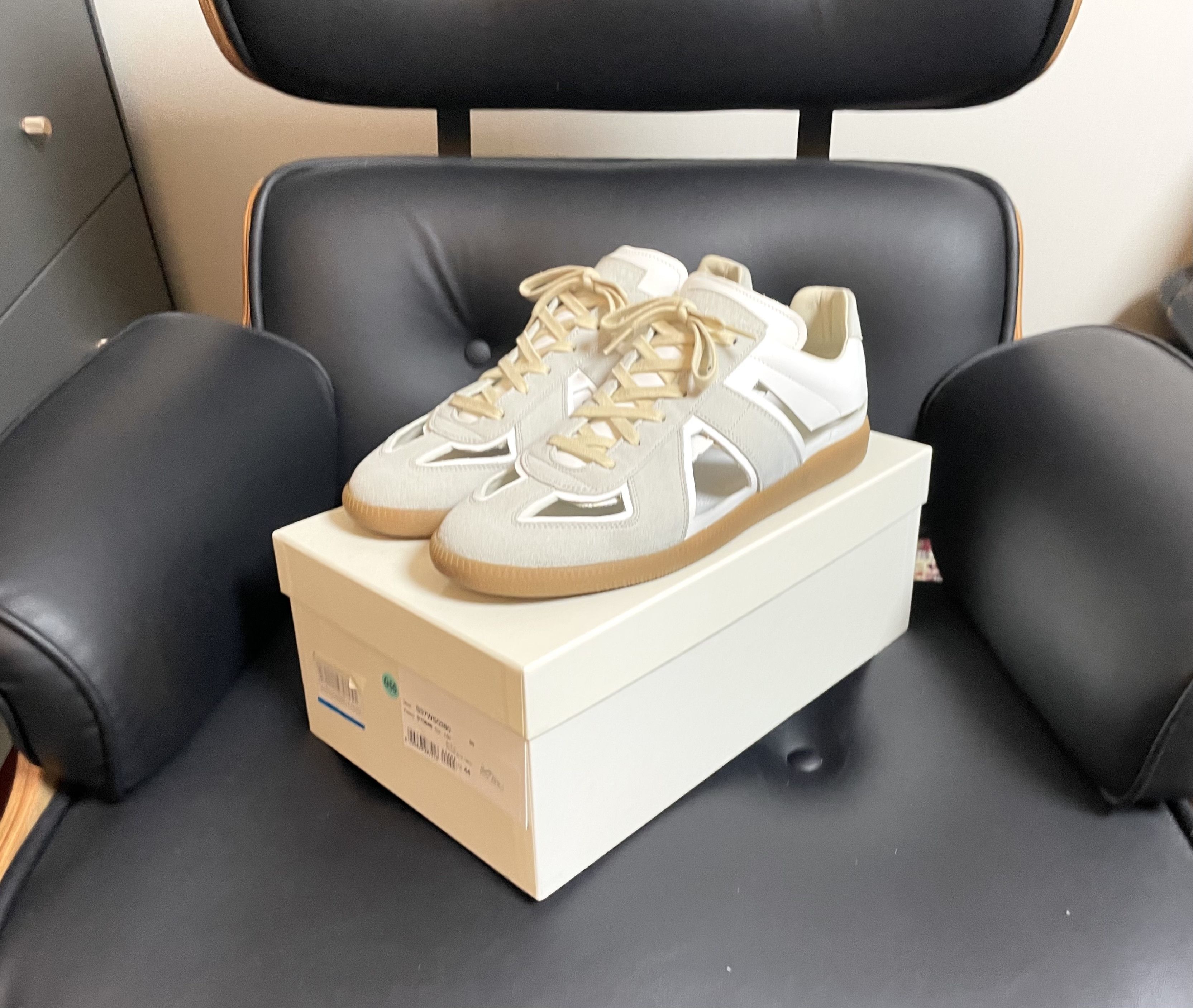 Maison Margiela Maison Margiela GAT (Cutout 2018) Size US 11 / EU 44 - 1 Thumbnail