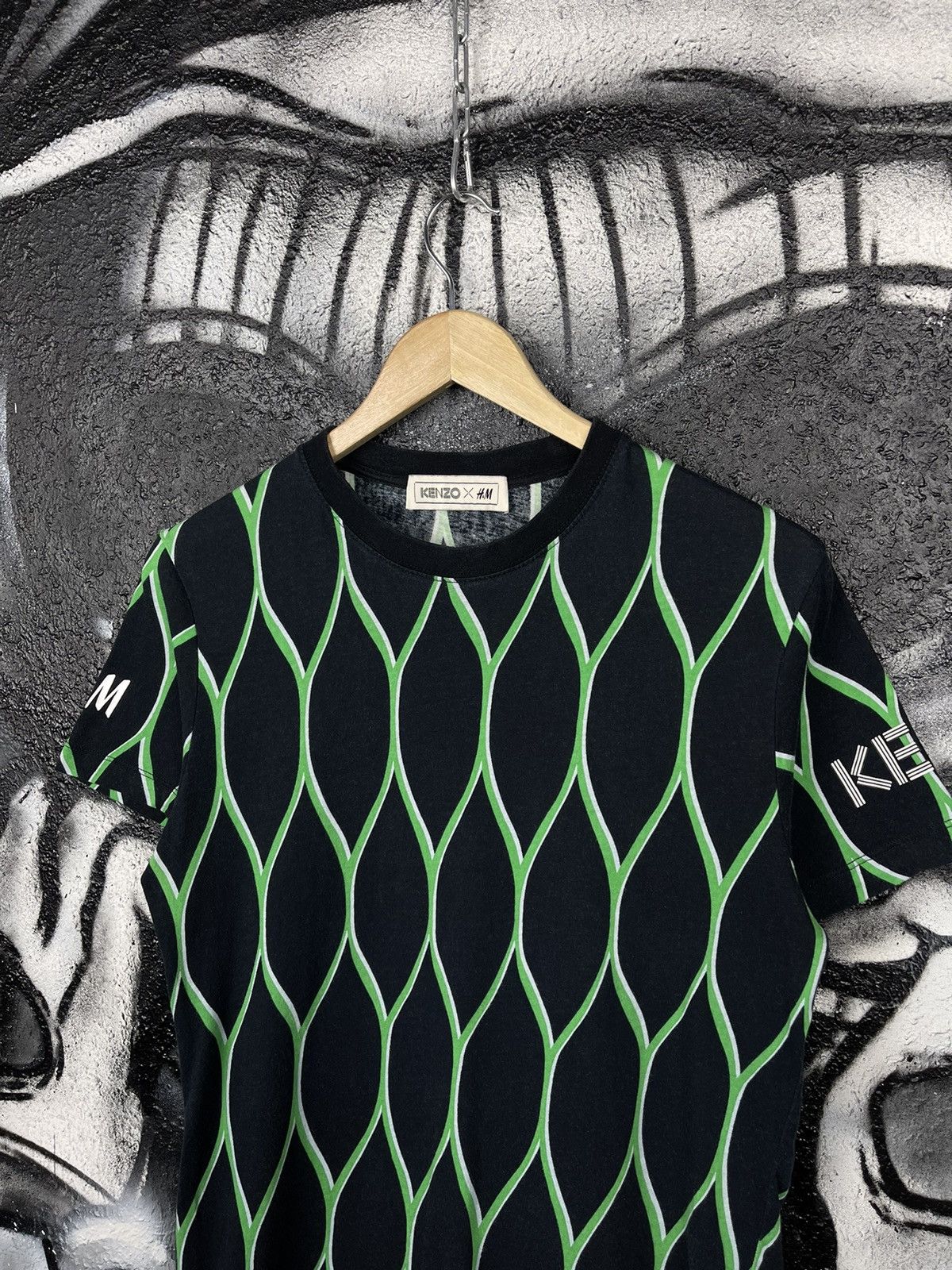 H&M × Kenzo Kenzo x H&M Black/Green Short Sleeve T-Shirt Men’s Size XS Size US XS / EU 42 / 0 - 3 Thumbnail