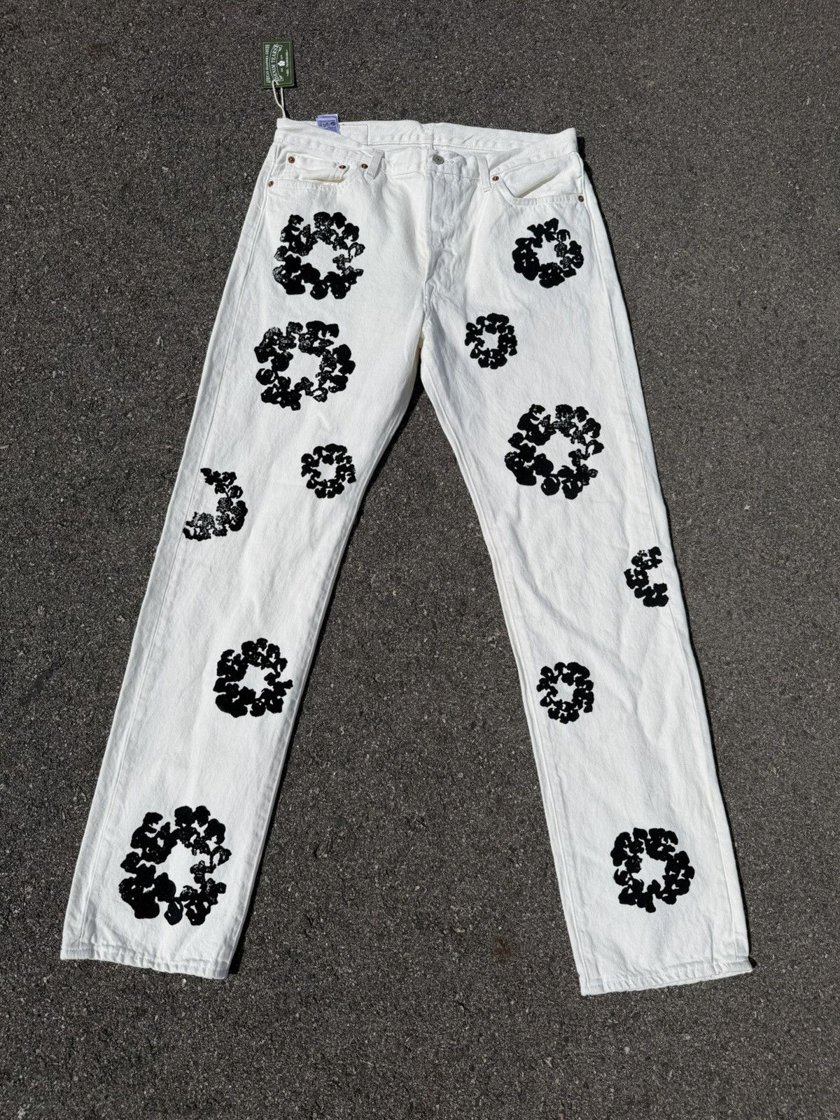 DENIM TEARS × Levi's Levi's x Denim Tears The Cotton Wreath Jeans White Size US 36 / EU 52 - 1 Thumbnail