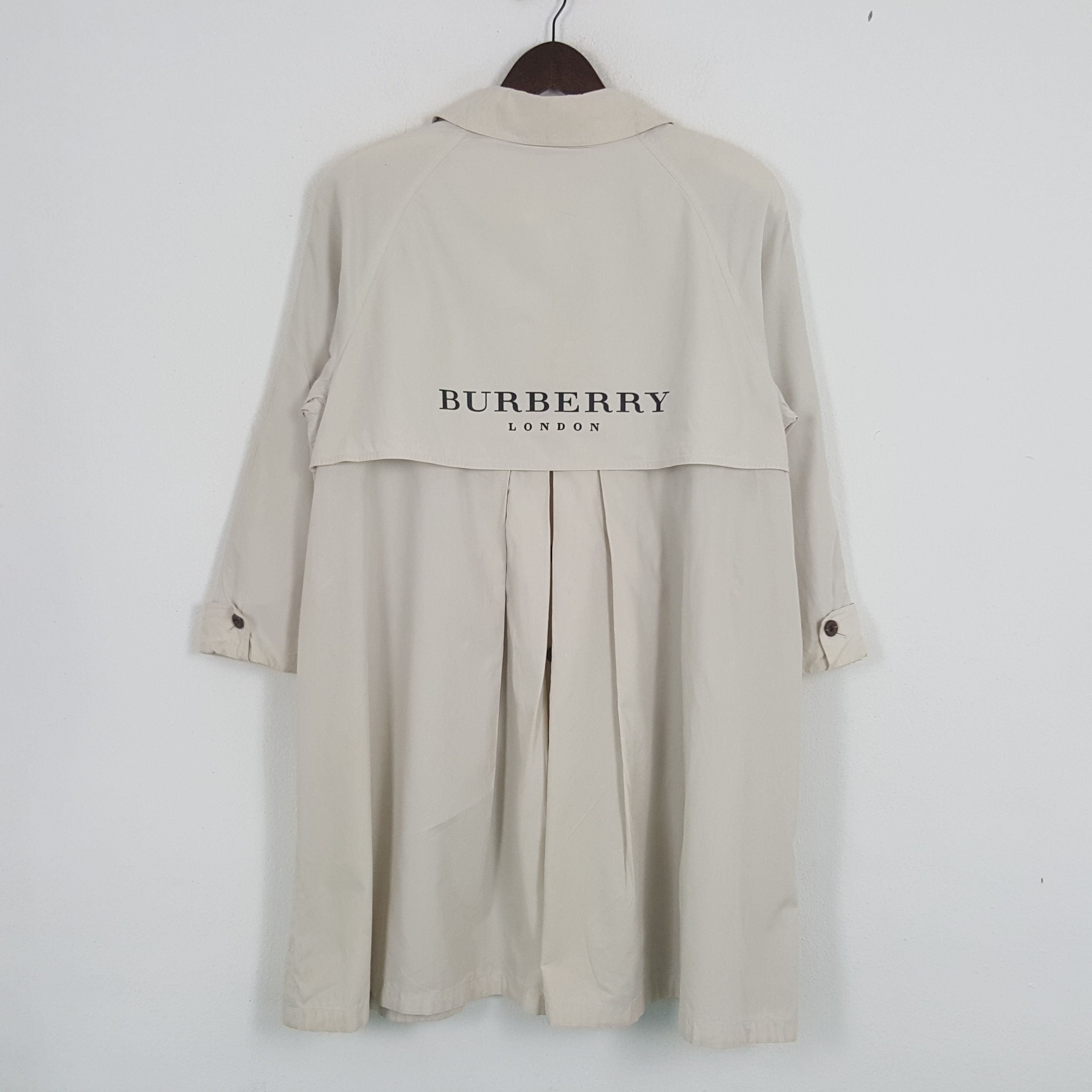 Burberry × Japanese Brand × Vintage Vintage Burberrys Custom Spell Out Logo Trench Cost Jacket Size L / US 10 / IT 46 - 1 Thumbnail