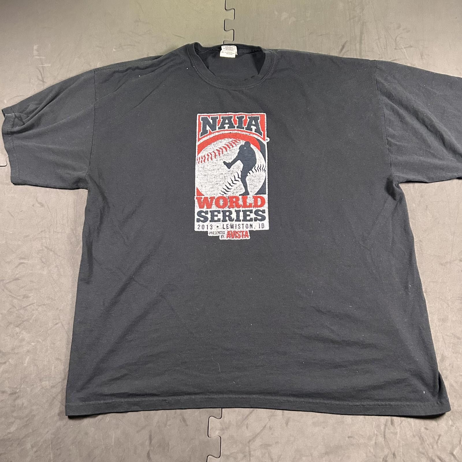 Gildan Vintage NAIA World Series 2013 Graphic T-Shirt Size US XXL / EU 58 / 5 - 1 Thumbnail