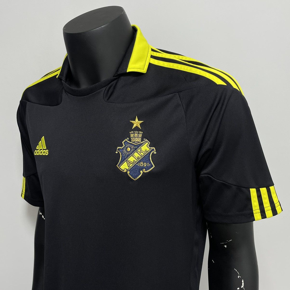 Adidas Adidas AlK Stockholm 2010/11 Home Football Soccer Jersey Size US M / EU 48-50 / 2 - 3 Thumbnail