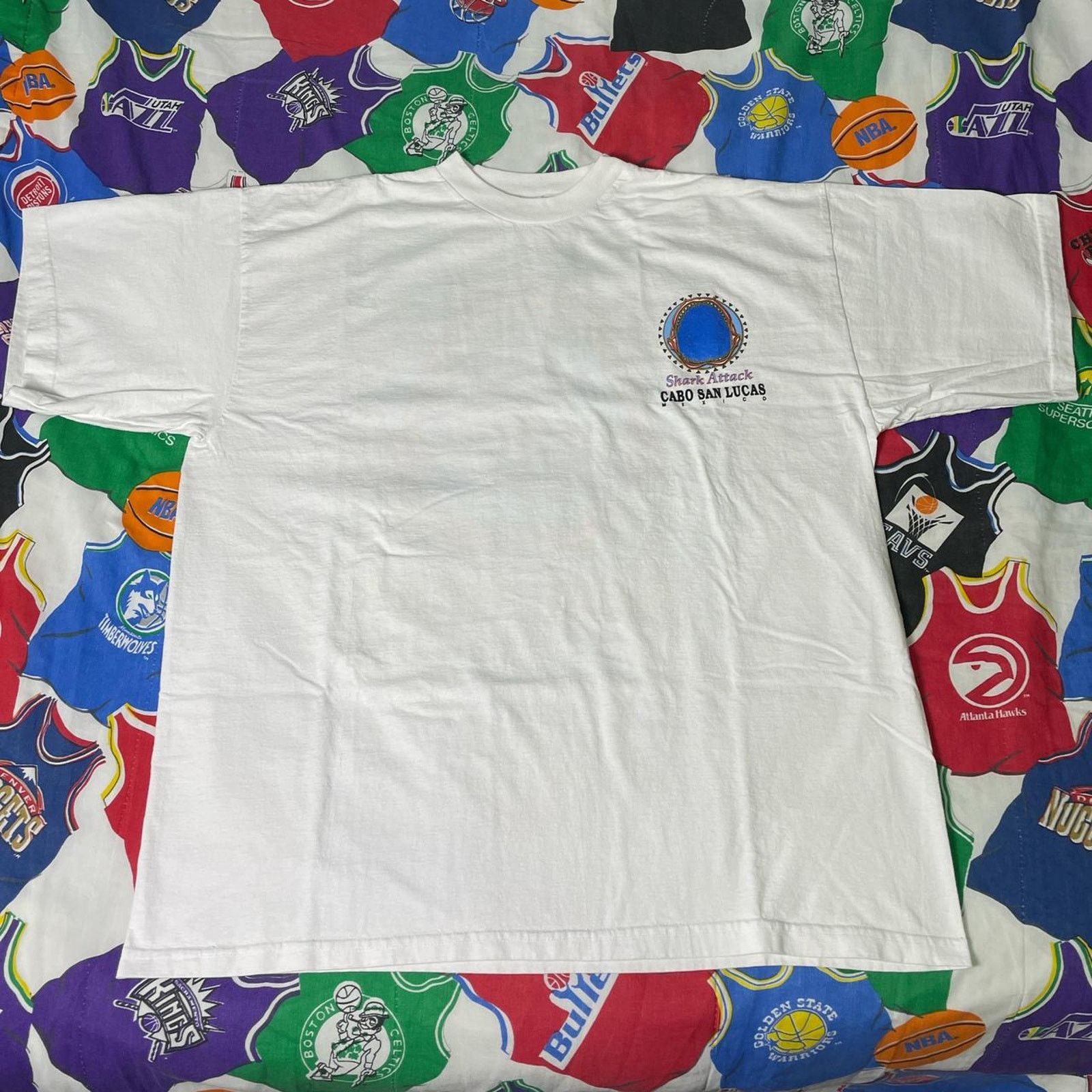 Vintage Vintage Y2K Shark Attack Jaws Cabo San Lucas Mexico Tee Size US XXL / EU 58 / 5 - 2 Thumbnail