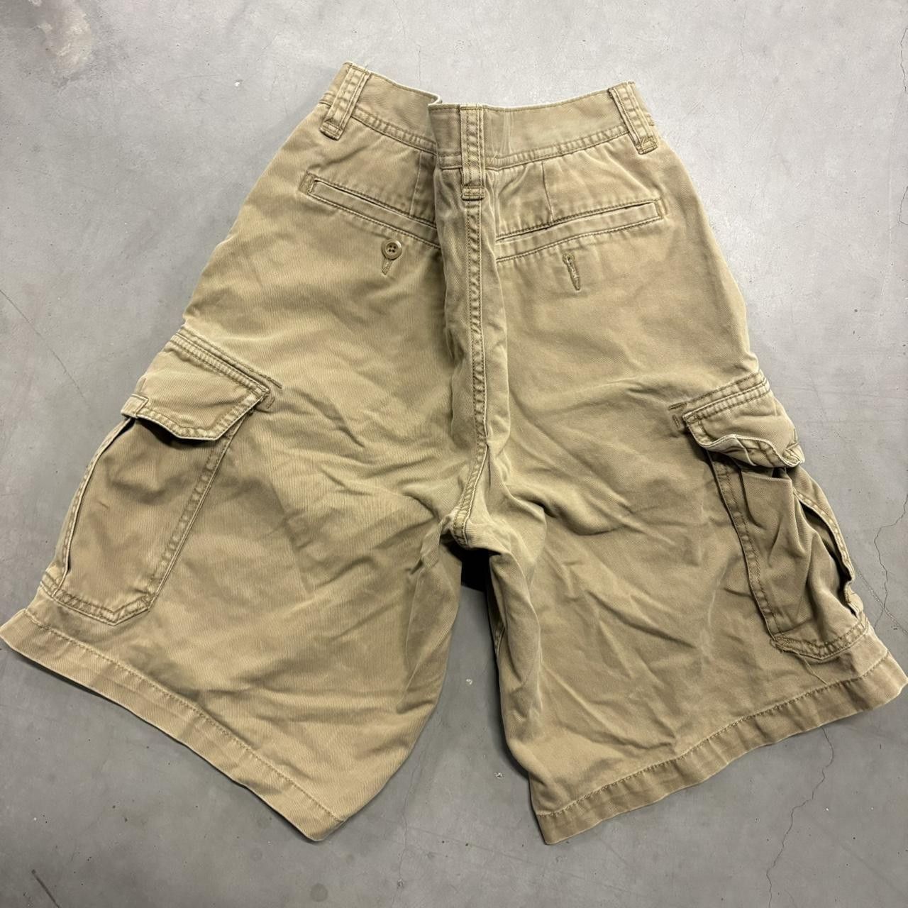 Vintage Crazy Vintage Y2K/2000s Tan Khaki Old Navy Cargo Shorts Essential! Size US 32 / EU 48 - 2 Thumbnail