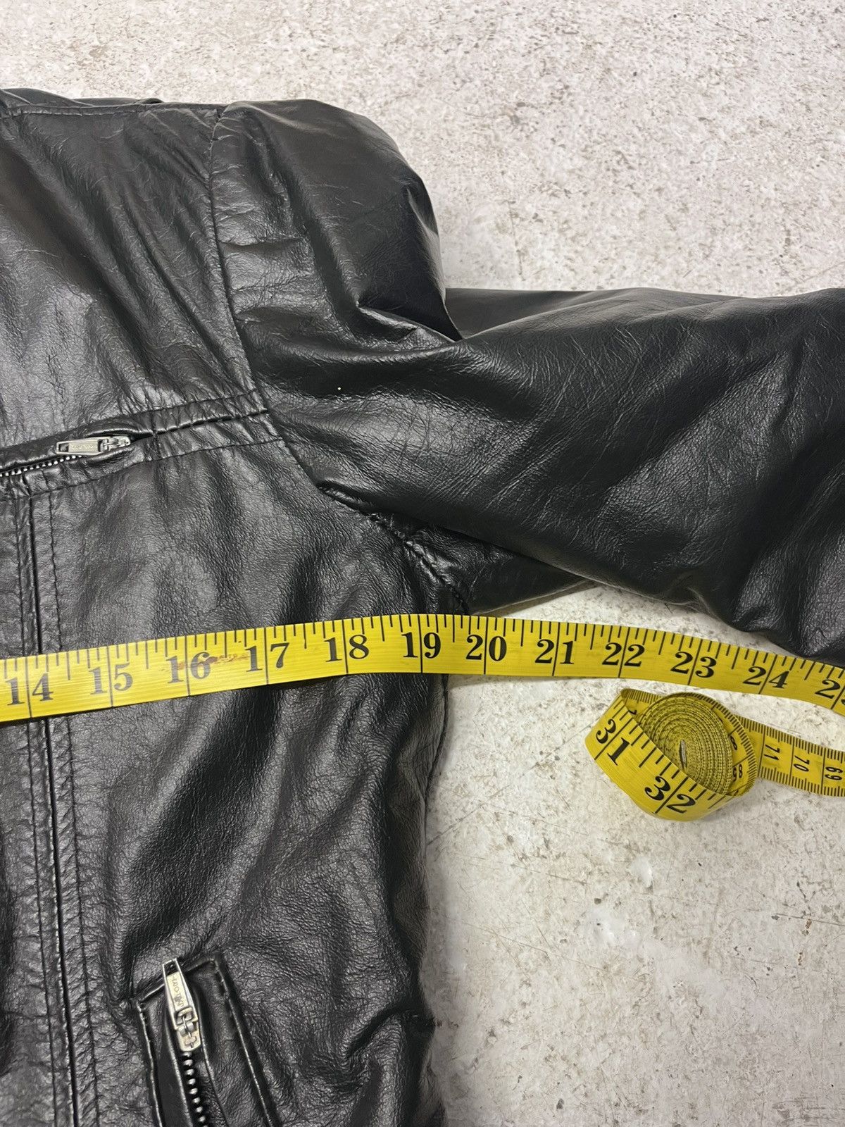 Vintage Vintage black new dimensions leather jacket Size US S / EU 44-46 / 1 - 4 Thumbnail
