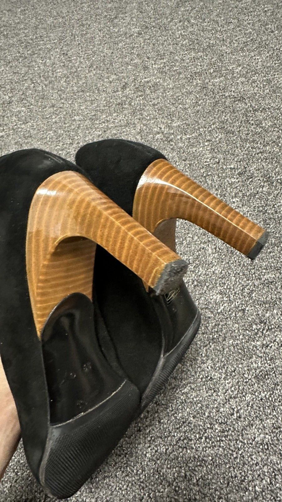 Gucci Gucci Women's Suede Black Heels Size 39 Size US 9 / IT 39 - 10 Thumbnail