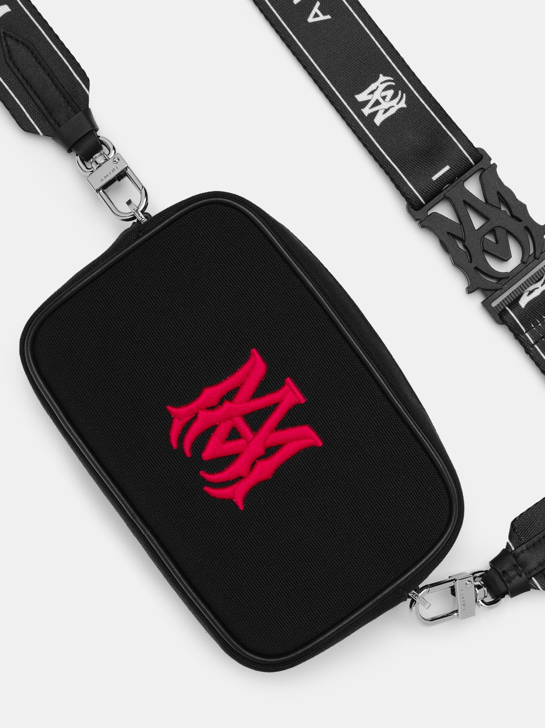 Amiri o1s1wg110825 Size: OS / MA Canvas Camera Case in Black Size ONE SIZE - 7 Thumbnail
