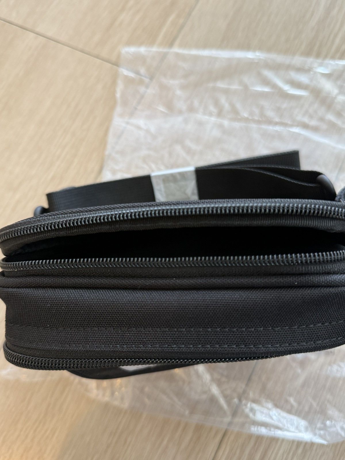 Carhartt Carhartt Wip Essentials Shoulder Bag Black Size ONE SIZE - 6 Thumbnail
