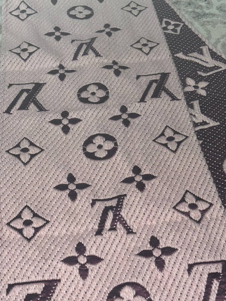 Louis Vuitton Louis Vuitton Monogram Reversible Scarf (Pink & Dark Purple) Size ONE SIZE - 5 Thumbnail
