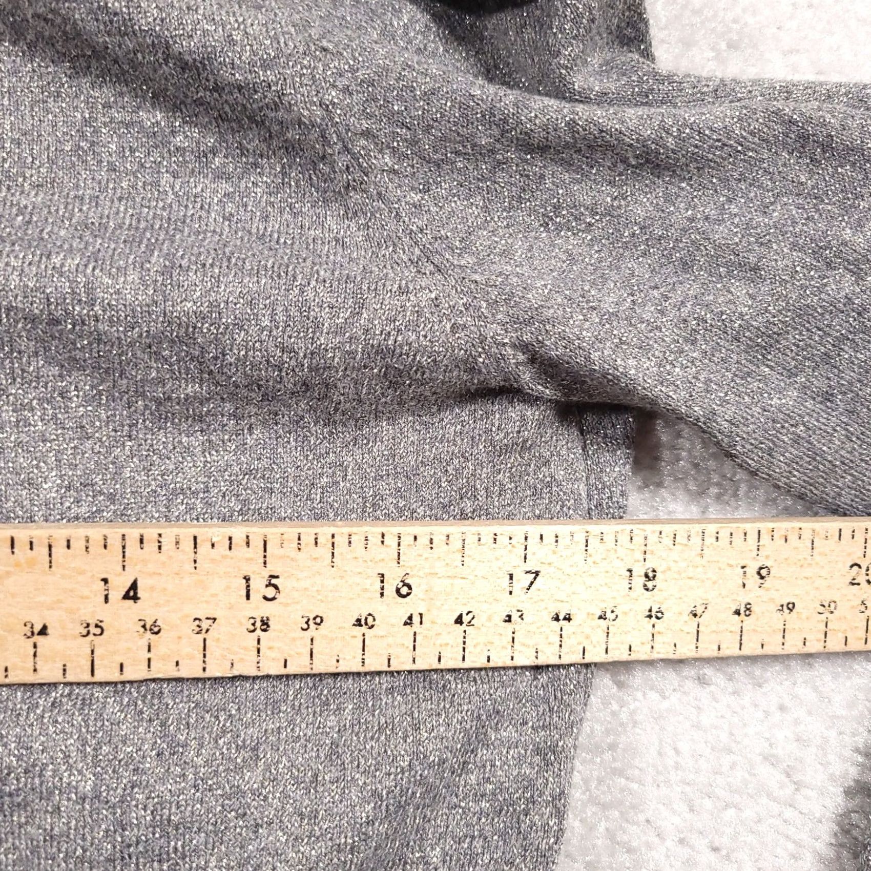 Apt. 9 Apt. 9 Sweater Medium Gray Turtle Neck Long Sleeve Fitted Waist Glitter Women's Size M / US 6-8 / IT 42-44 - 6 Thumbnail