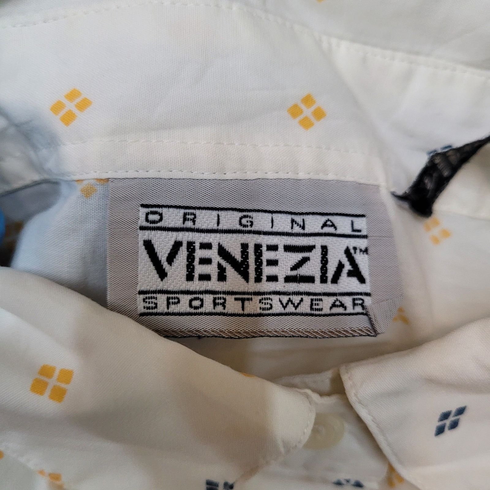 Vintage VTG 90s Venezia Geometric Print Baggy Button Shirt Womens XS Size S / US 4 / IT 40 - 12 Thumbnail