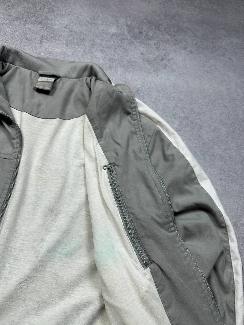 Nike Vintage Nike Track Jacket, Size M – Classic 90s Sportswear Size US M / EU 48-50 / 2 - 6 Thumbnail