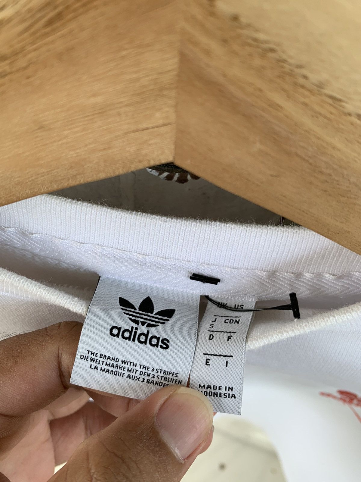 Adidas × Designer Beautiful Adidas Poker Crop Top sweatshirt Size M / US 6-8 / IT 42-44 - 4 Thumbnail