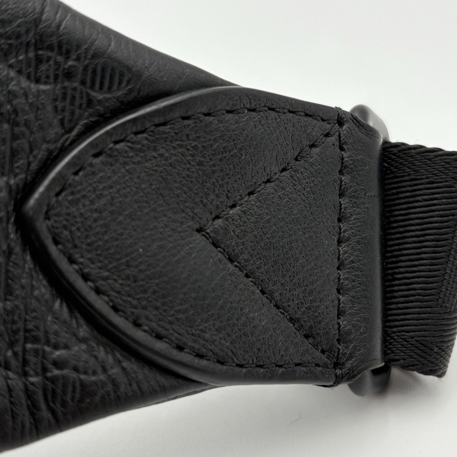 Louis Vuitton Louis Vuitton Monogram Sling Bag ' Black ' | SUPER CLEAN! Size ONE SIZE - 11 Thumbnail