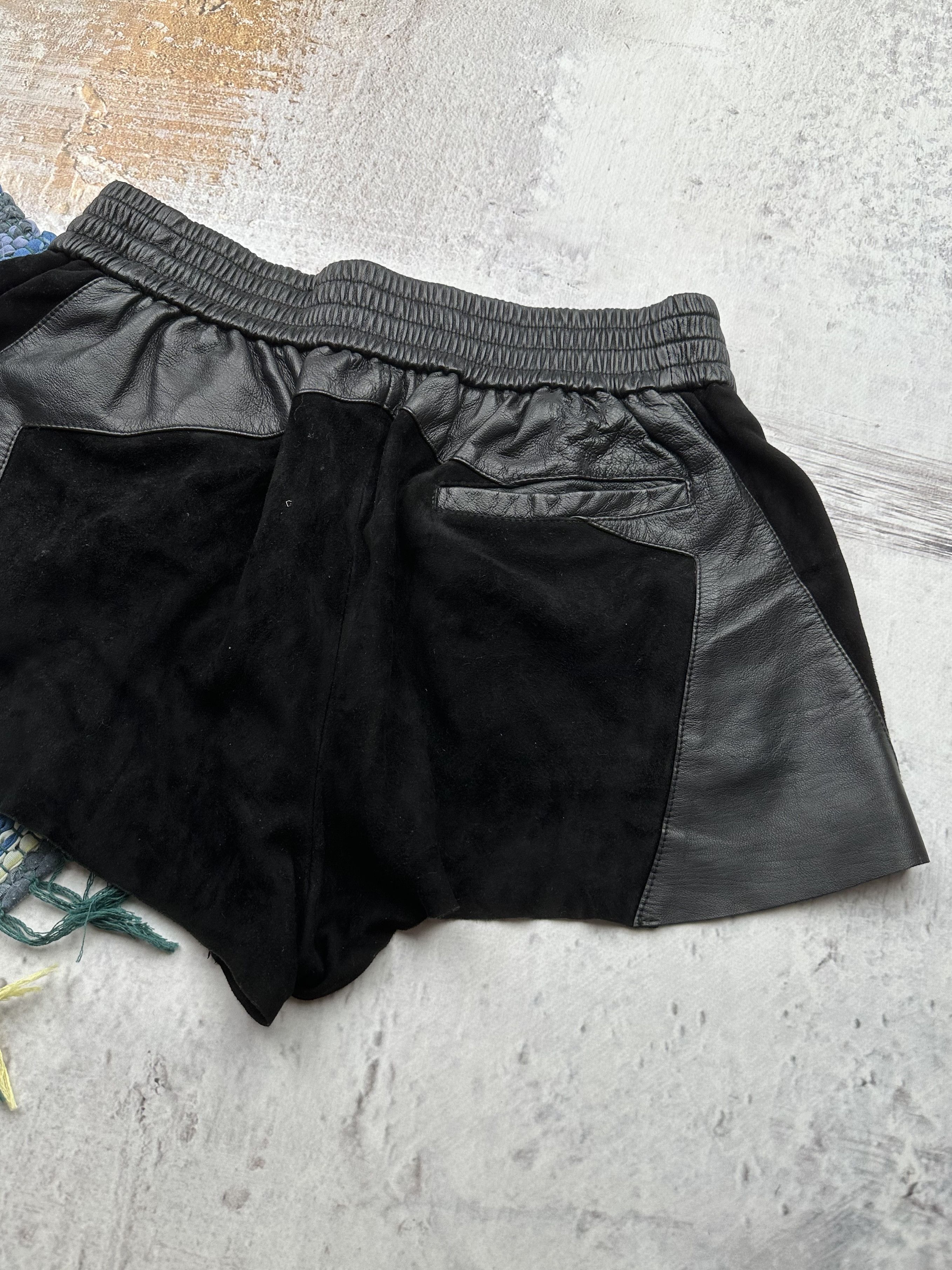 Genuine Leather Vintage Suede Leather Mini Shorts A520(188) Size 27" / US 4 / IT 40 - 6 Thumbnail