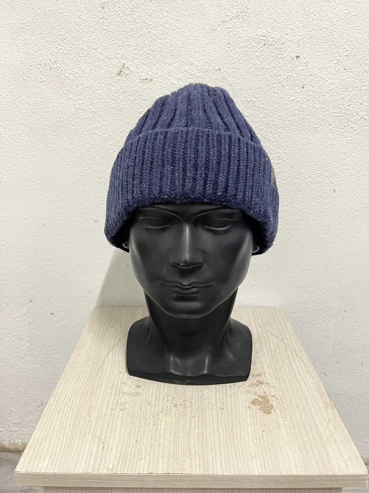 American Eagle Outfitters American Eagle Plain Beanie Hat Size ONE SIZE - 2 Thumbnail