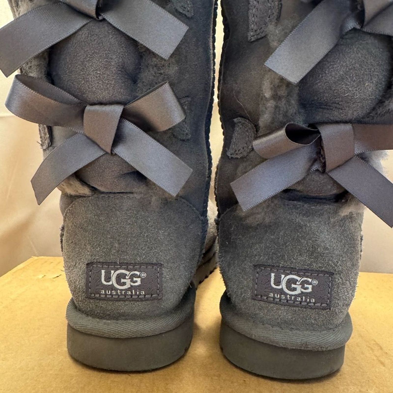Ugg UGG Bailey Bow Tall II Gray Suede Sheepskin Fur Lined 5 Size US 5 / IT 35 - 4 Thumbnail