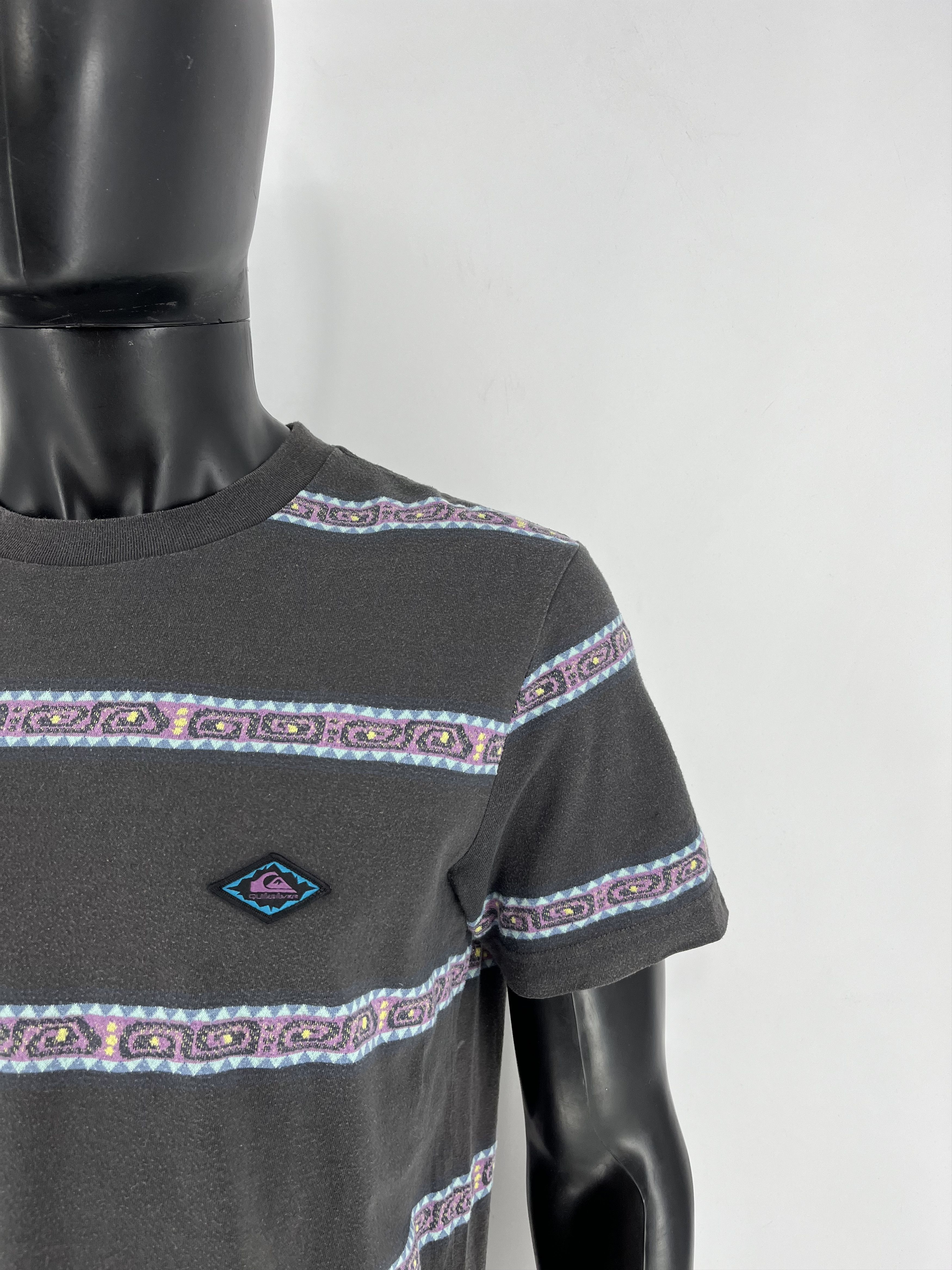 Quiksilver Vintage Quiksilver monogram T-Shirt Size M White Surf Skate Size US M / EU 48-50 / 2 - 6 Thumbnail