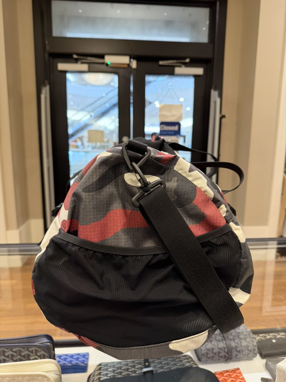 Supreme Supreme SS21 Red Camo Duffle Bag Size ONE SIZE - 3 Thumbnail