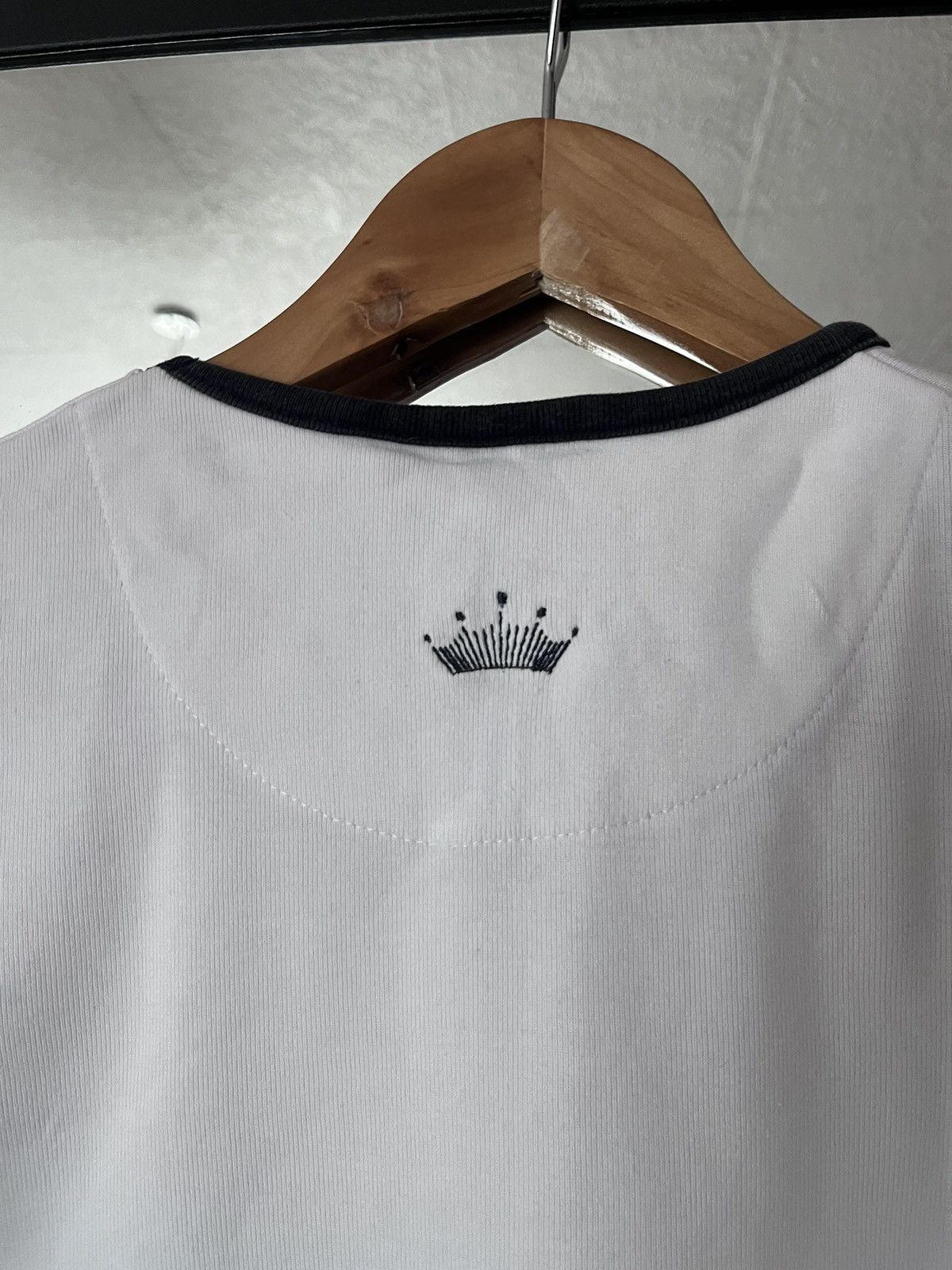 Cotton Traders BUDWEISER BUDGIRL COTTON TRADERS FLOWERS WHITE VINTAGE TEE Size XL / US 12-14 / IT 48-50 - 9 Thumbnail