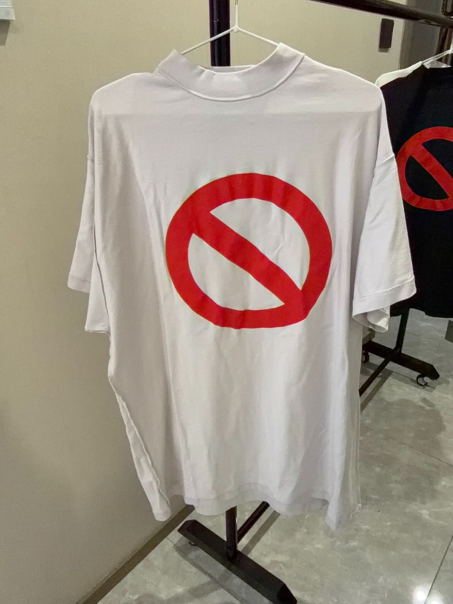 DEFEND PARIS balenciaga logo t-shirt with red graphic Size US M / EU 48-50 / 2 - 1 Thumbnail