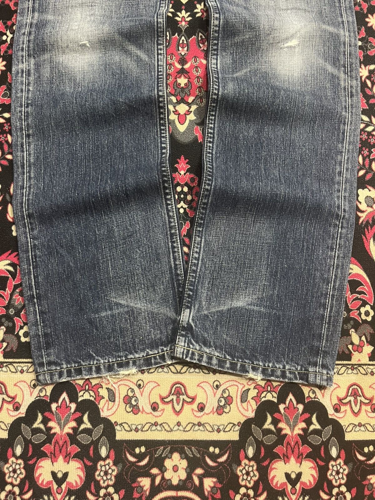 Levi's Vintage Levi’s Whisker Blue Faded Washed Patches Unisex Jean Size US 28 / EU 44 - 10 Thumbnail