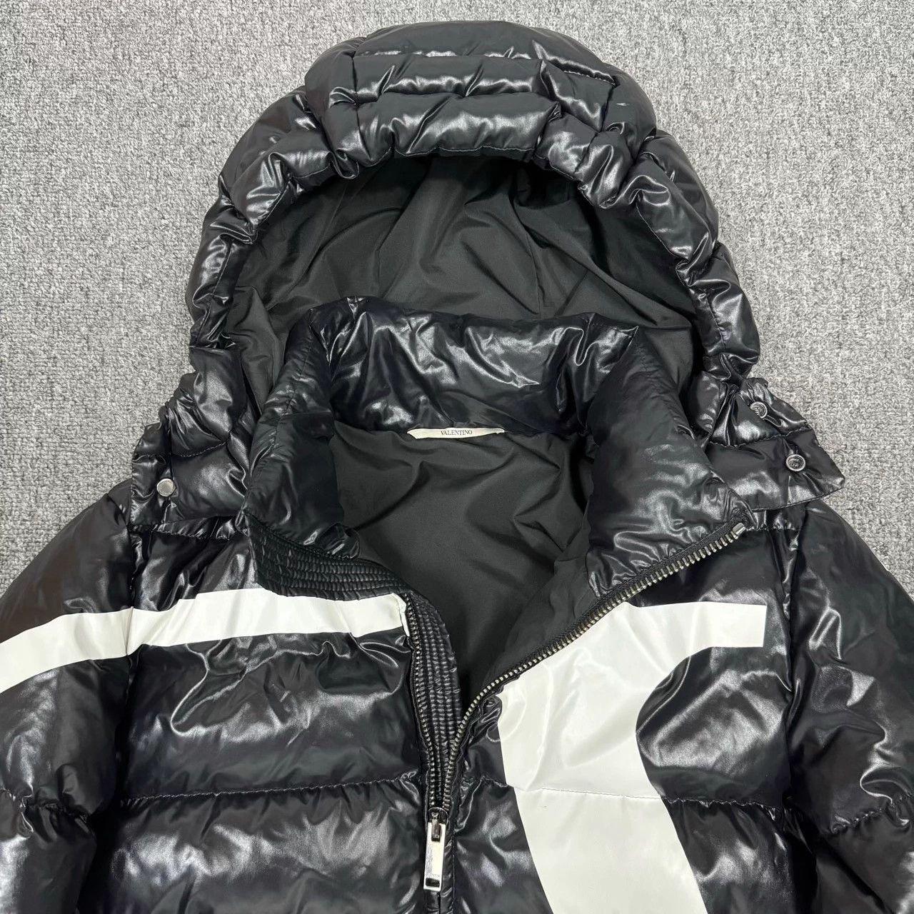 Valentino Valentino puffer jacket black glossy logo Size US S / EU 44-46 / 1 - 2 Thumbnail