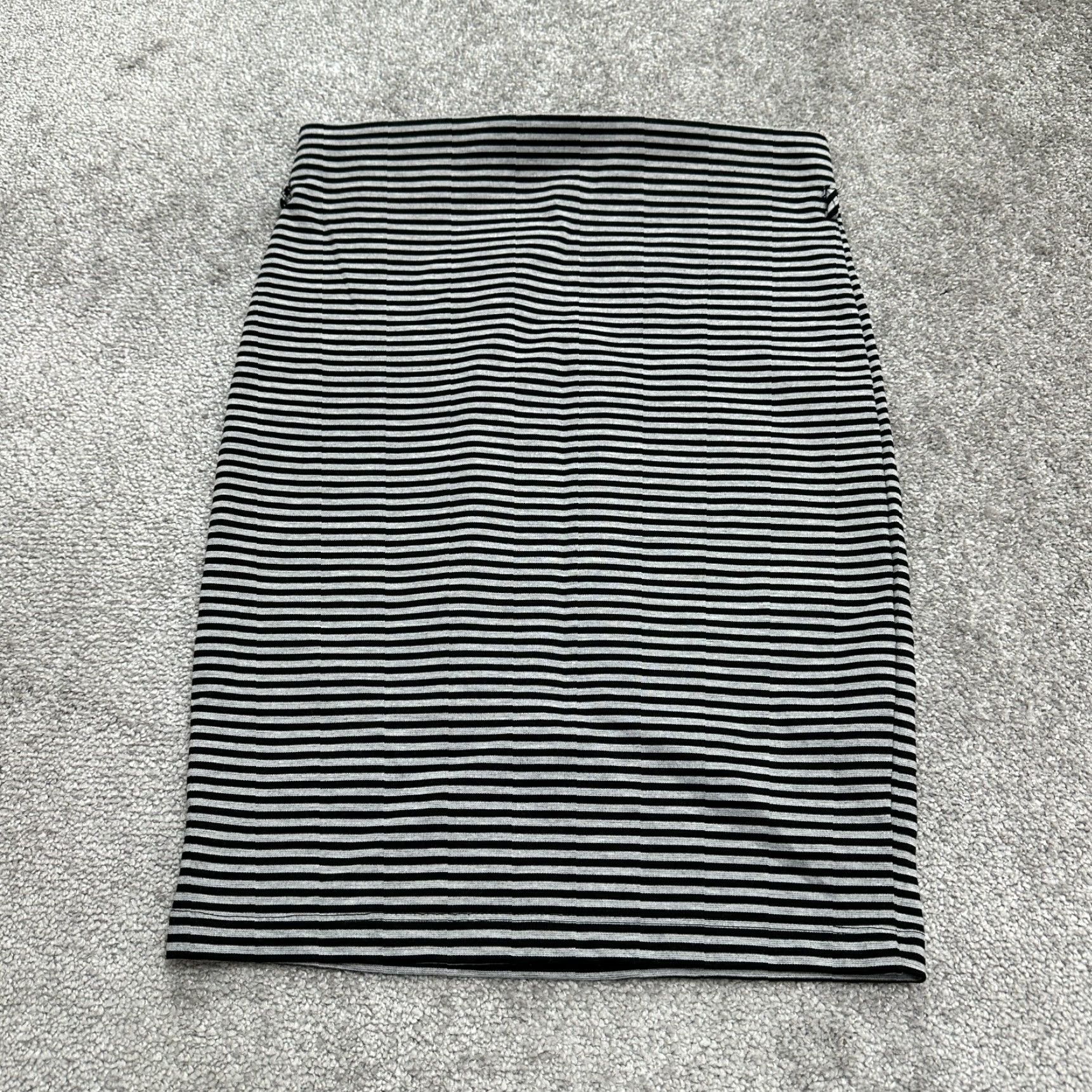 Vintage Xhilaration Pencil Skirt Womens Medium Black Gray Striped Stretch Casual 29x21 Size 32" / US 10 / IT 46 - 2 Thumbnail