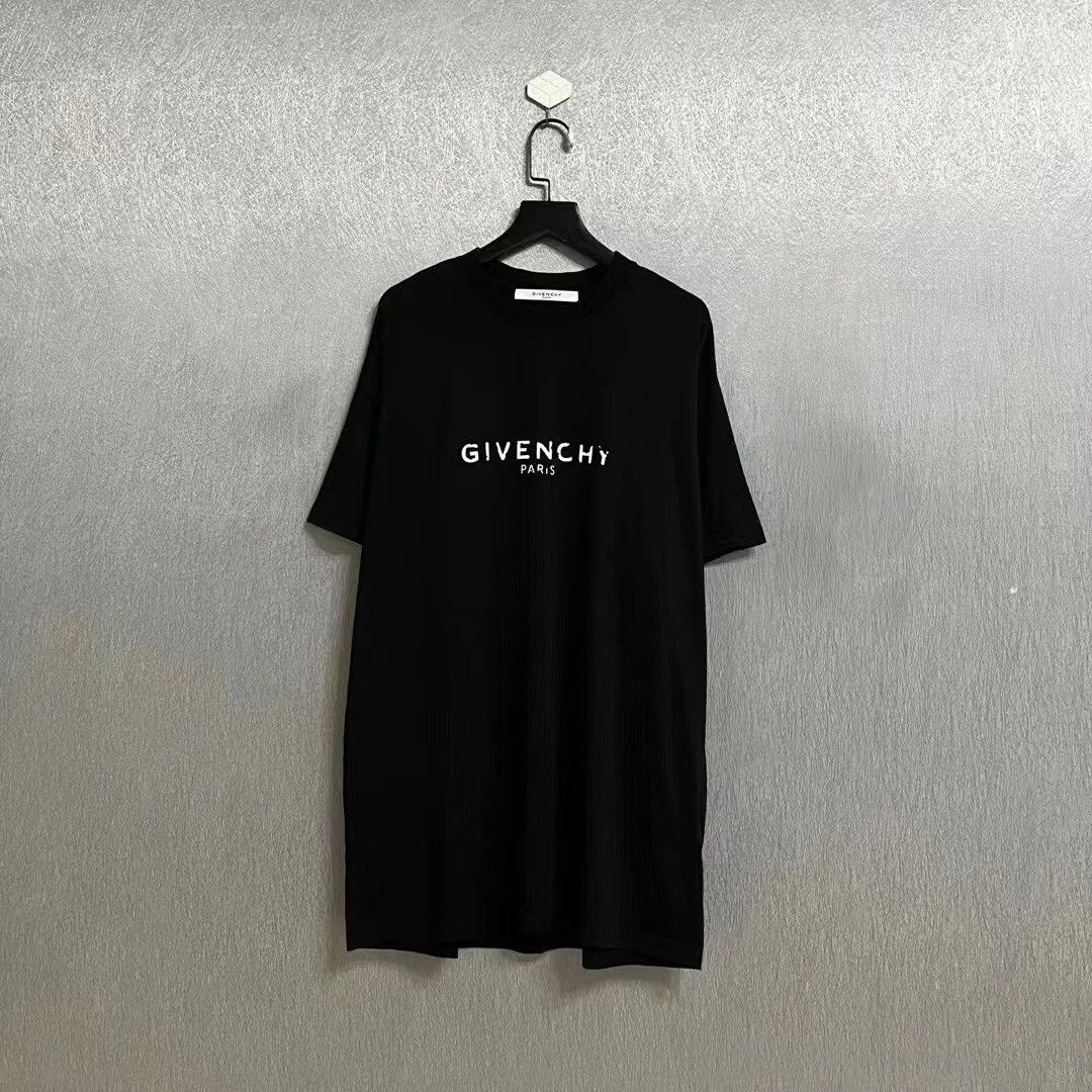 Givenchy givenchy short sleeve black t-shirt Size US S / EU 44-46 / 1 - 1 Thumbnail