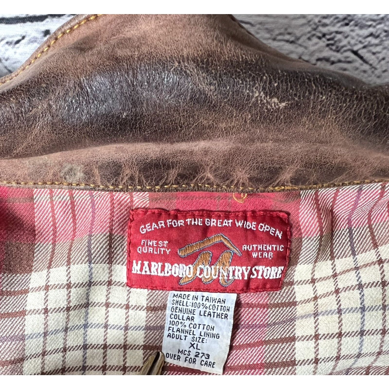 Marlboro VINTAGE Marlboro Country Store Denim Vest Mens XL Blue Patch Back Western Biker Style Clothing Man Mens XL Blue Denim Vest Size US XL / EU 56 / 4 - 7 Thumbnail