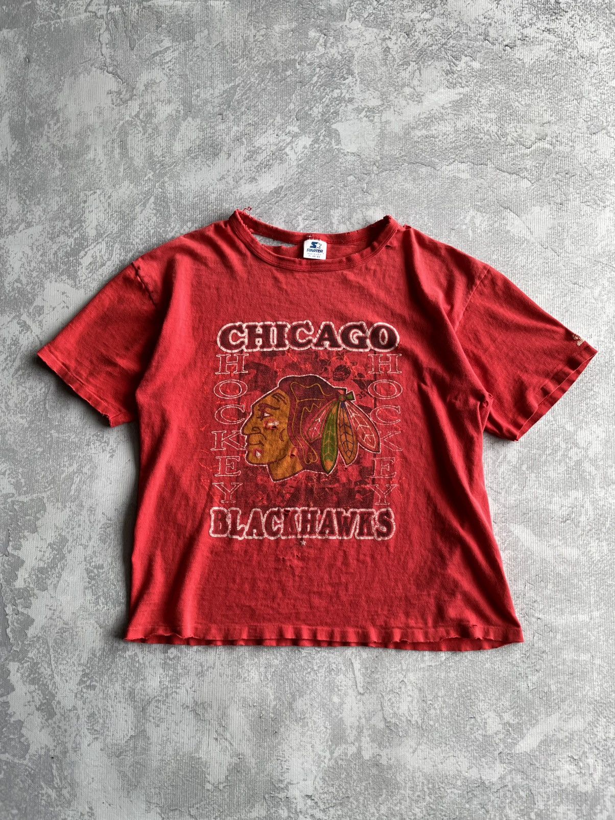 Starter Vintage 90s Chicago Blackhawks NHL Starter Thrashed T Shirt Size US XL / EU 56 / 4 - 1 Thumbnail