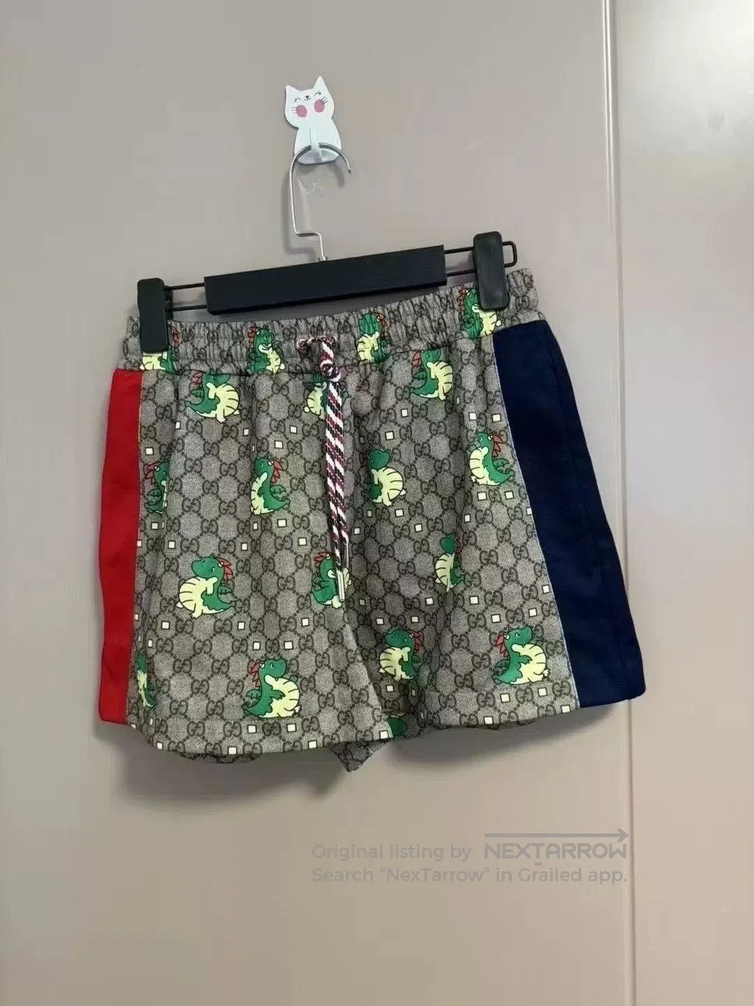 Gucci Gucci Cartoon Logo Shorts. Size 26" / US 2 / IT 38 - 1 Thumbnail