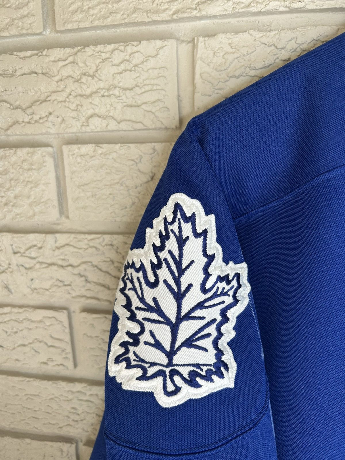 Ccm Vintage CCM Toronto Maple Leafs Center Ice Jersey Size US XXL / EU 58 / 5 - 7 Thumbnail