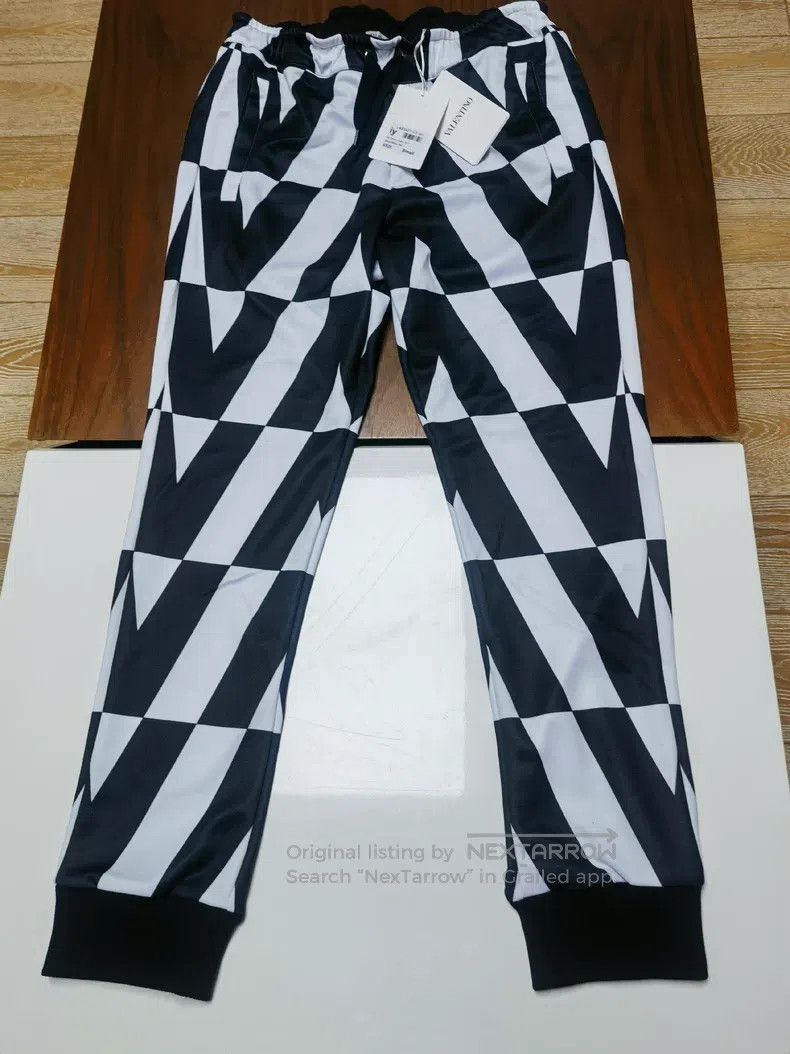 Valentino Valentino Black and white sweatpants Size US 28 / EU 44 - 2 Thumbnail