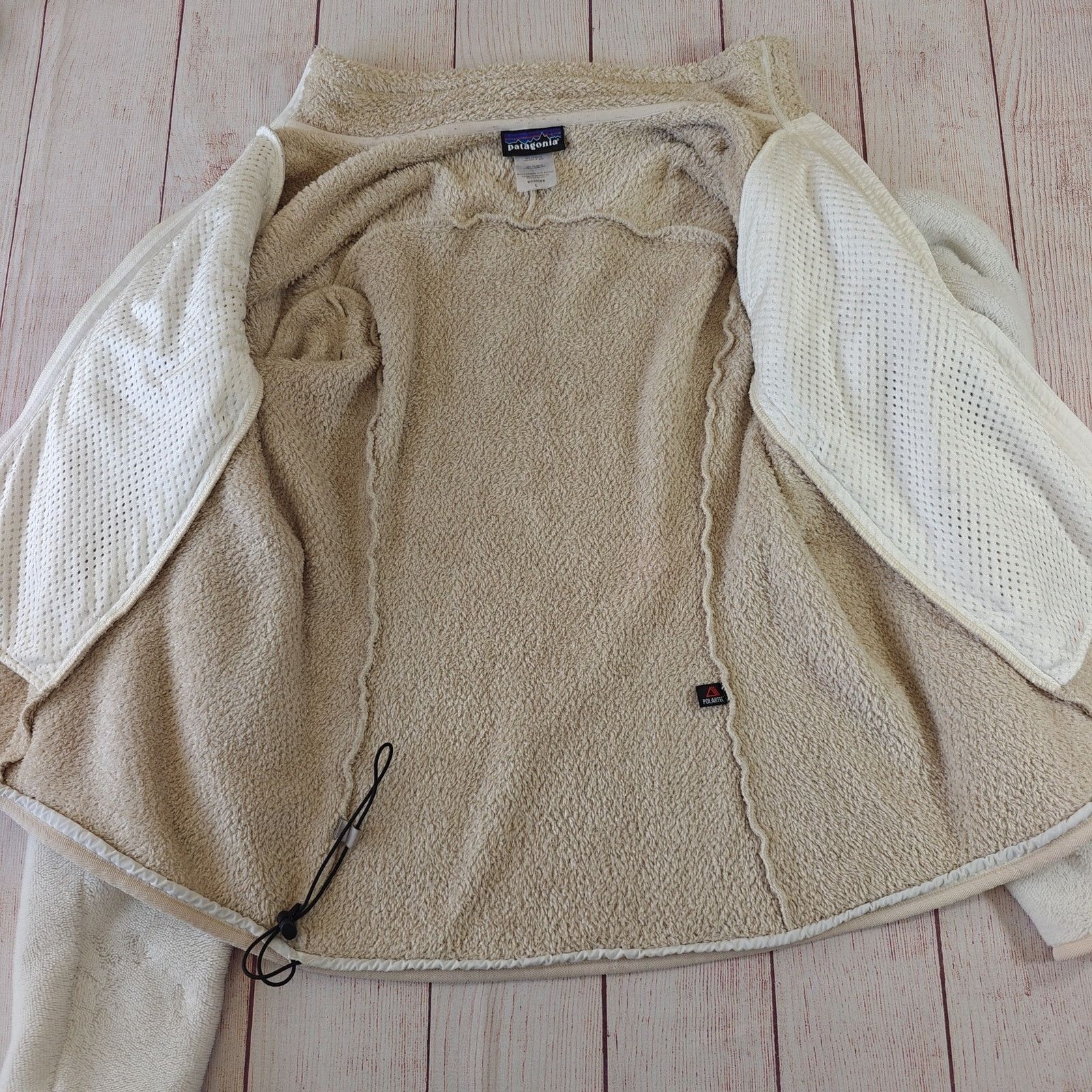 Patagonia W's Patagonia Cream Regulator R4 Fleece Jacket sz L Size L / US 10 / IT 46 - 7 Thumbnail