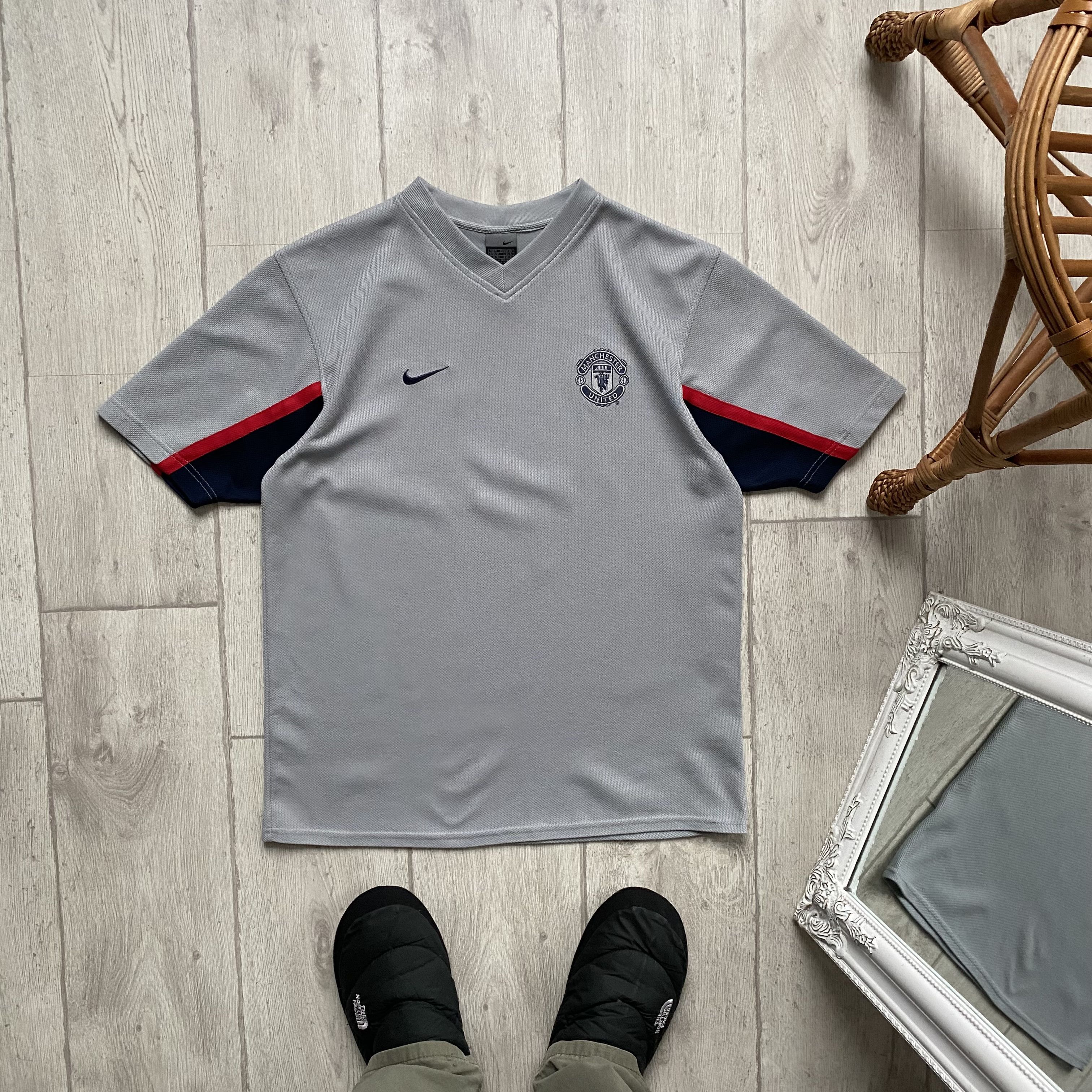 Nike ⚽️ 90s Vintage Nike Blokecore Manchester United logo tee Size US M / EU 48-50 / 2 - 1 Thumbnail