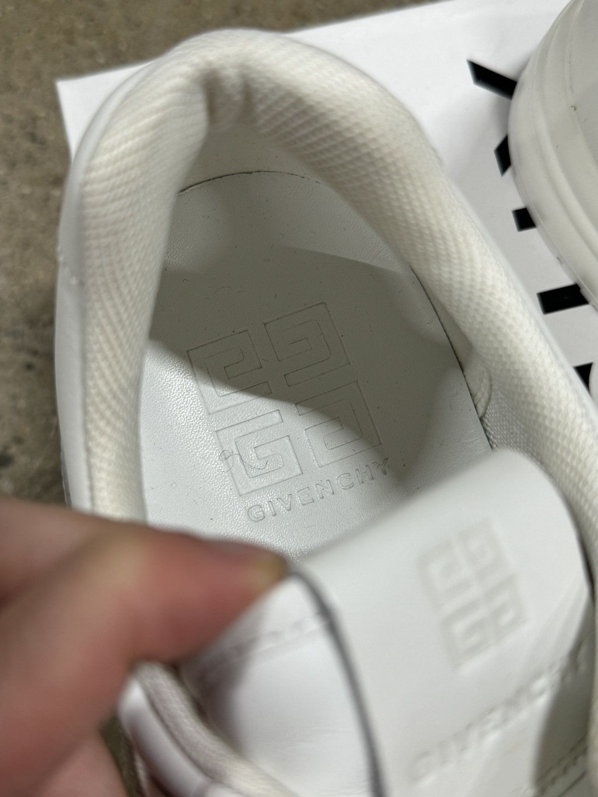 Givenchy Givenchy G4 Leather Sneaker NEW 900$ Size US 11 / EU 44 - 5 Thumbnail